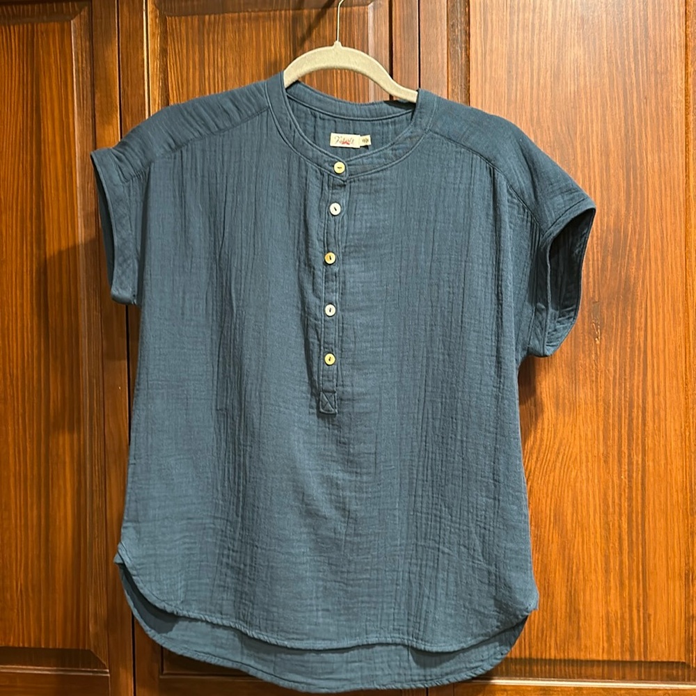 Faherty, short sleeve blouse, blue, mother of pearl buttons, cotton, extra small